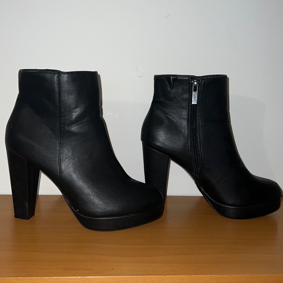 Black Chunk Heel Booties - Picture 1 of 5